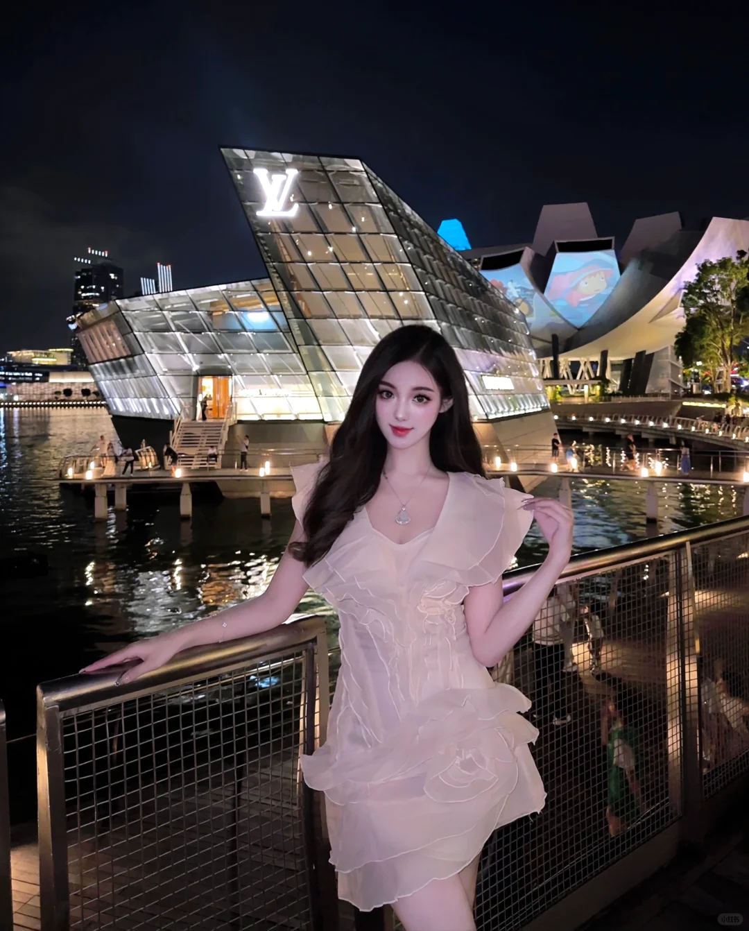 新加坡🇸🇬探店拍照的美女博主搭子👭