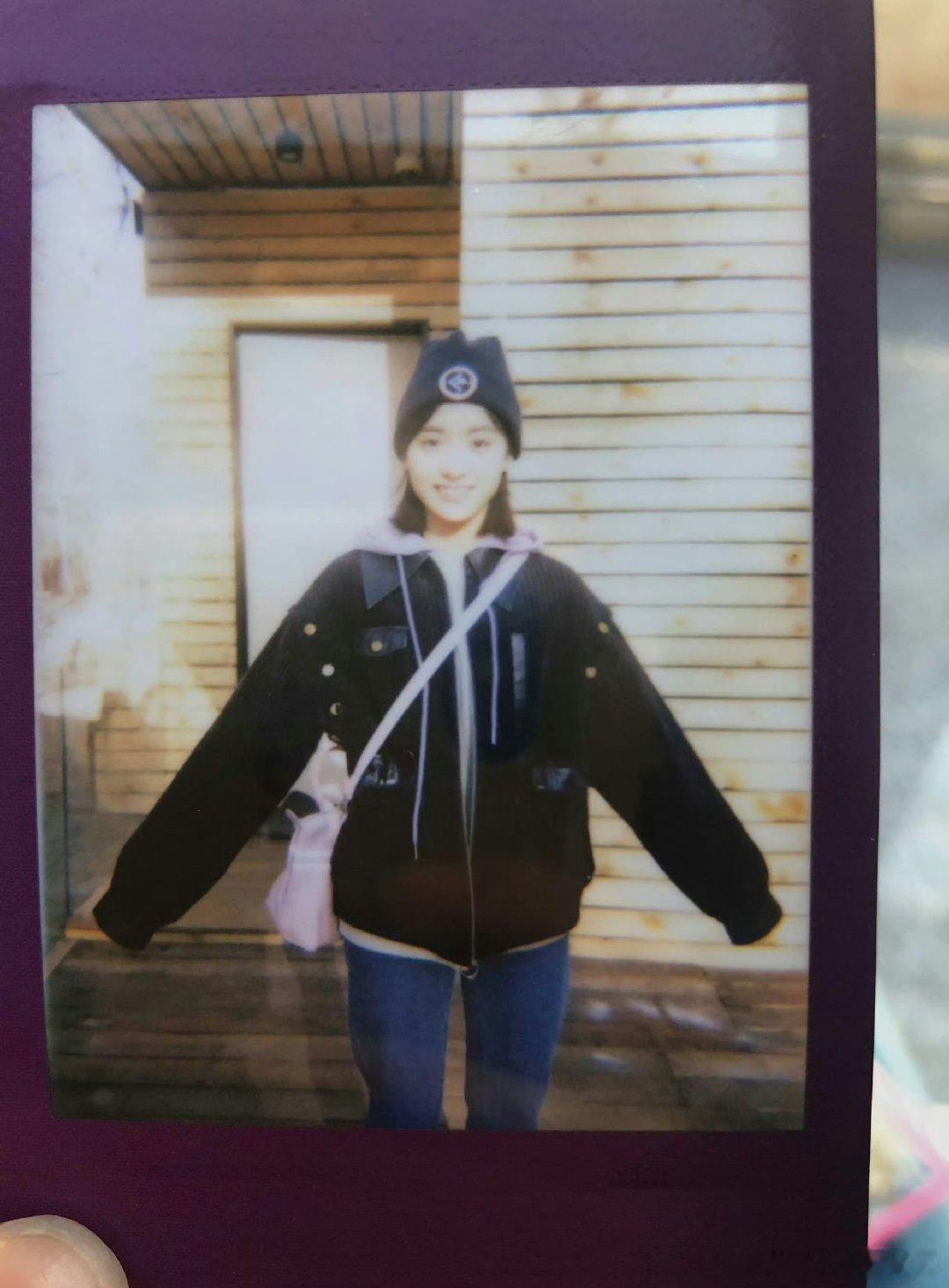 沈月晒出8年前照片，和现在真的没差，还是那么可爱！沈月晒8年前照片亲爱的客栈