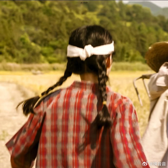 周也换夏晓兰头像💥 真的要被周也笑晕！明明平时那么精致，换上夏晓兰搞笑头像毫无