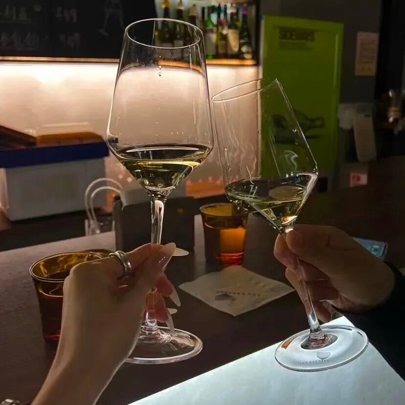 🥤𝙈𝙤𝙢𝙚𝙣𝙩 ◡̈°后来重闻往事  如风过耳旁  不慌不忙 ​​