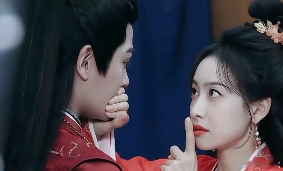 《山河枕》“莫非你喜欢我？”小七勇敢大胆追爱，顾楚生舍命救楚瑜，小七该如何向嫂嫂