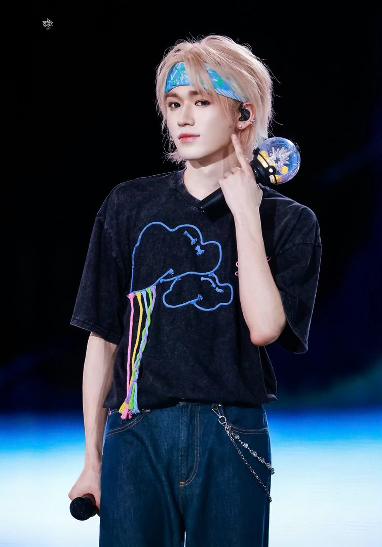 宋亚轩清唱未上线歌曲宋亚轩语音清唱未上线新歌宋亚轩，时代少年团主唱，内地男歌手，