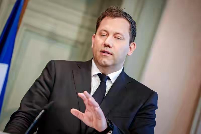 德国总理访华搞合作，家里有人乘机造反

德国总理默茨正在中国访问，反复强调要加强