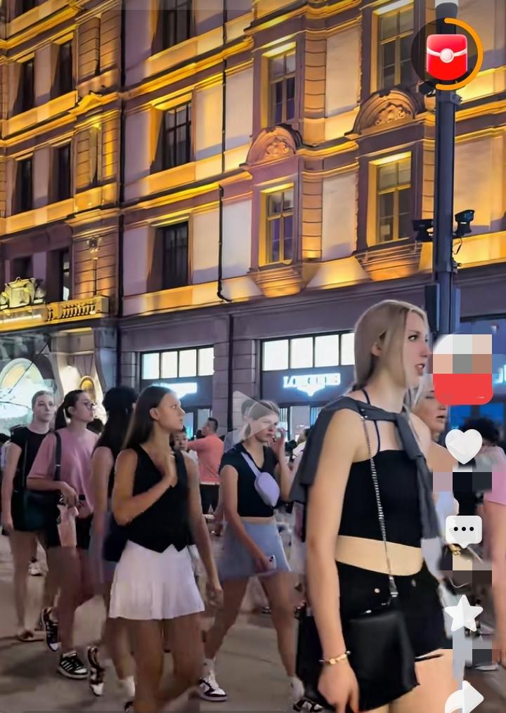 ​中俄双方迎来了前所未有的发展机遇，这时候中俄双方已经已经签订了免签协议，这时候