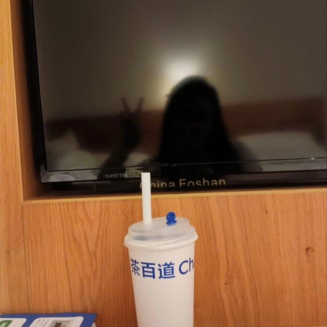 秋天的第一杯奶茶  不过我也付出了 ​​​