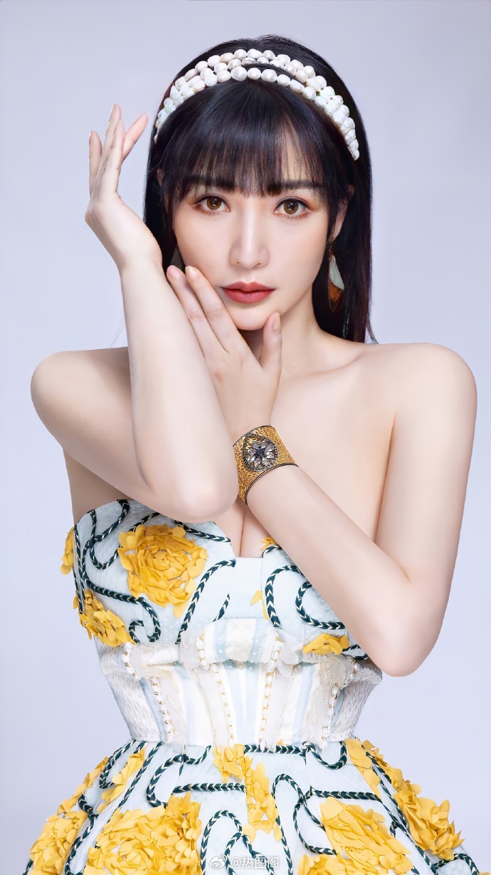 柳岩最新物料 
