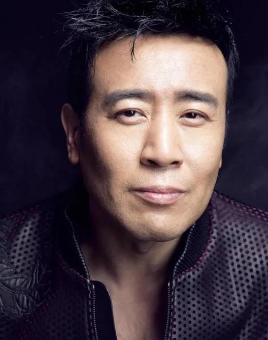 [微风]那一年，于和伟喝醉后想从南京长江大桥跳下一死了之，可没想到，女朋友宋林静