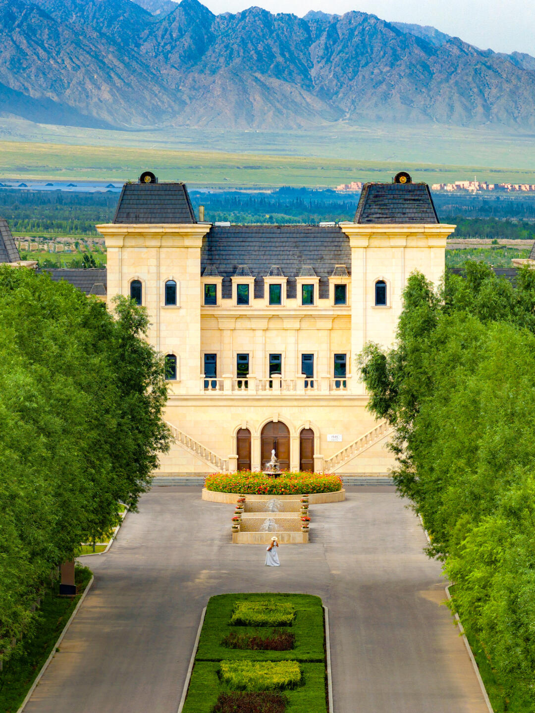 银川｜贺兰山下的葡萄酒庄园太太太美了❗️