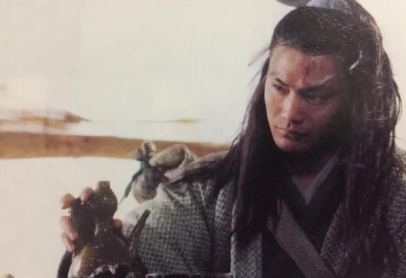 我觉得邵兵如果演，那就完美了，外形比李亚鹏合适太多了。。。
这张相比李亚鹏更符合