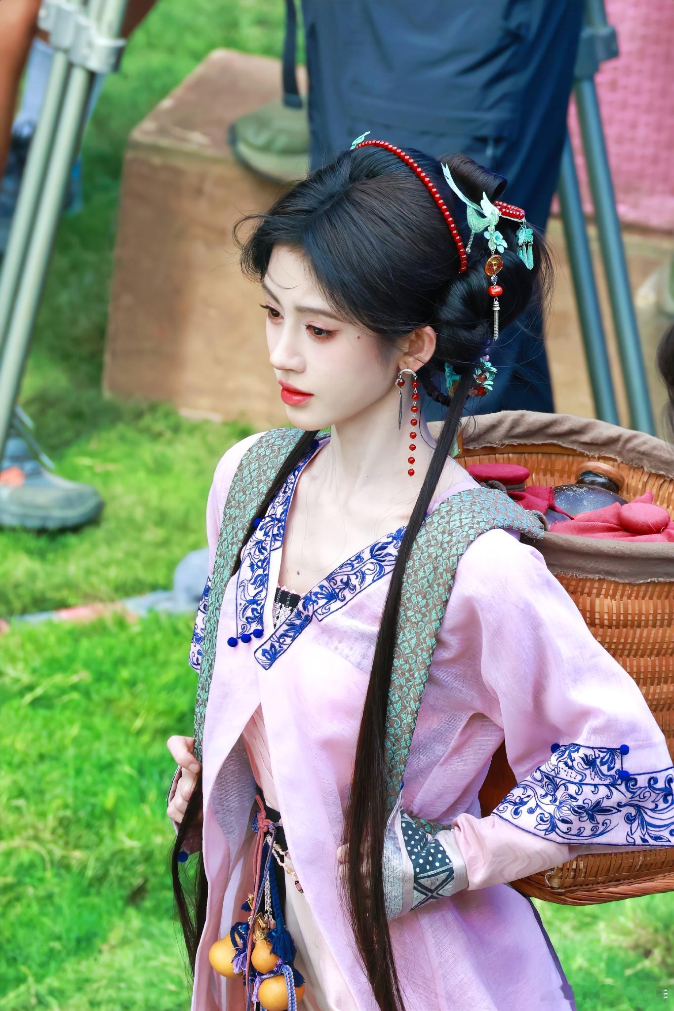 山野民间少女-🍇🍃鞠婧祎阿黛