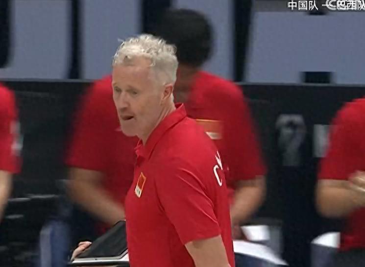 中国男排虽败犹荣！1-3惜败顶级强队巴西！第一局中国男排让巴西队一传彻底打乱！尽