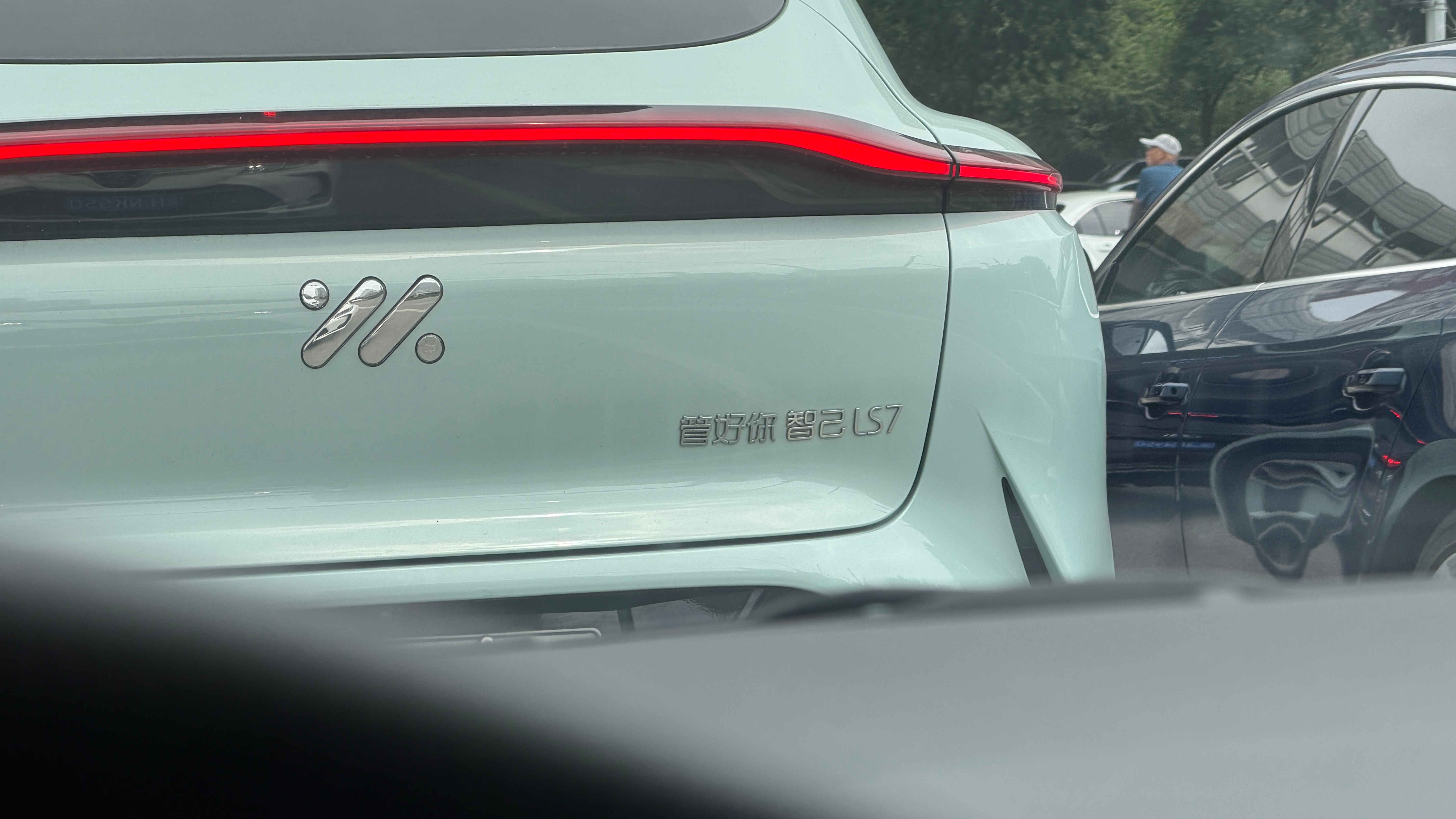 朋友们，帮忙翻译翻译贴的都是啥？ 