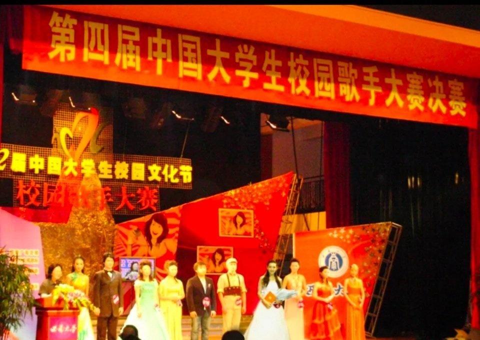 山东大学第二轮双一流建设学科
 
依据教育部2022年公布的第二轮双一流建设名单