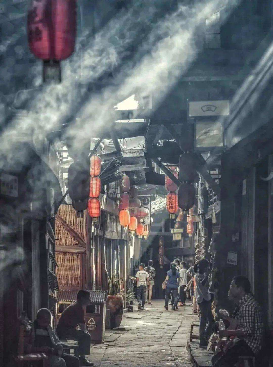 山高水长，怕什么来不及，慌什么到不了，天顺其然，地顺其性，人顺其变，一切都是刚刚