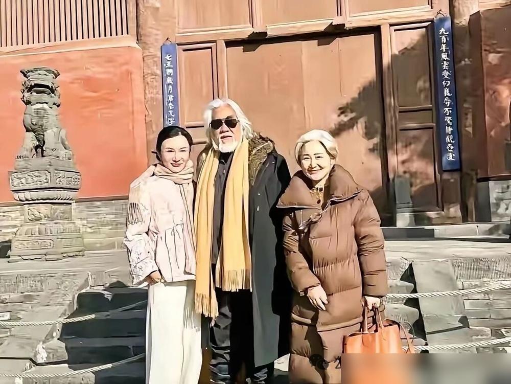 "我40了，等你女儿30年！" 这话砸向75岁的张纪中，比骂他老一百倍都狠。
 