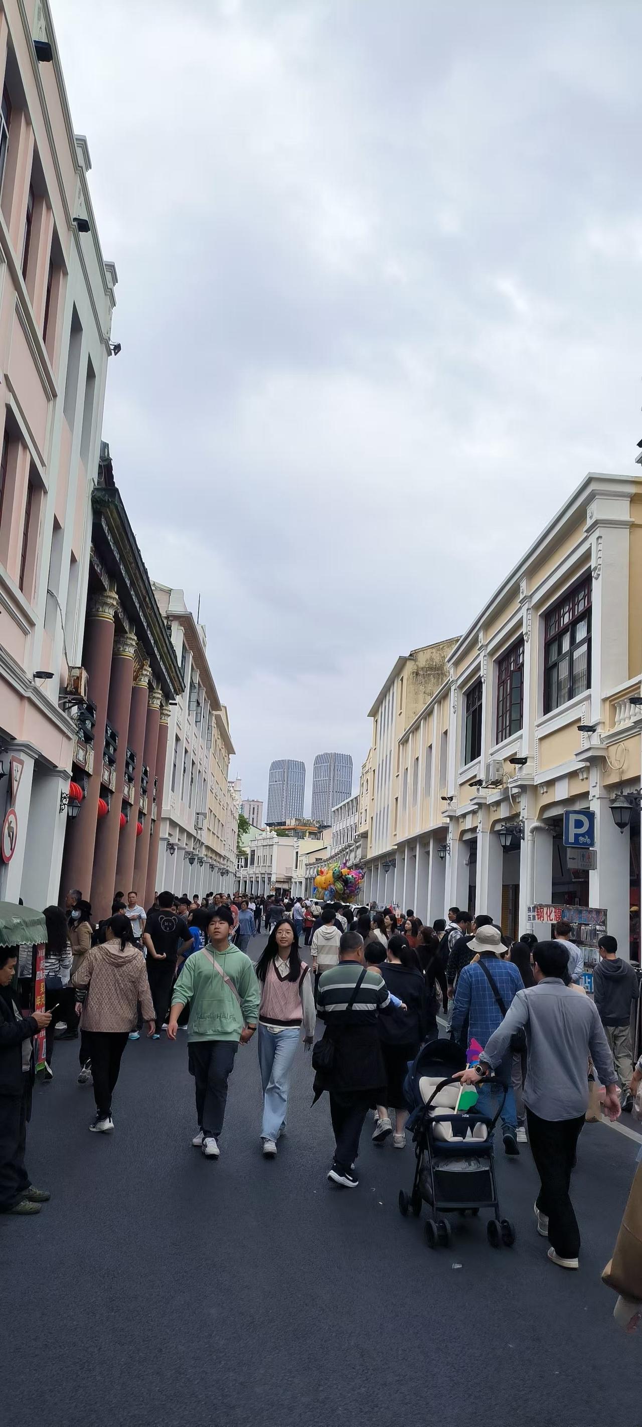这里变成了步行街……