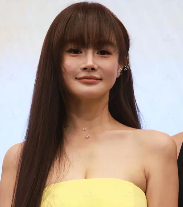 拳王老婆终于坐不住了，她现在最后悔的应该是，为什么要上综艺网暴自己，本来想通过综