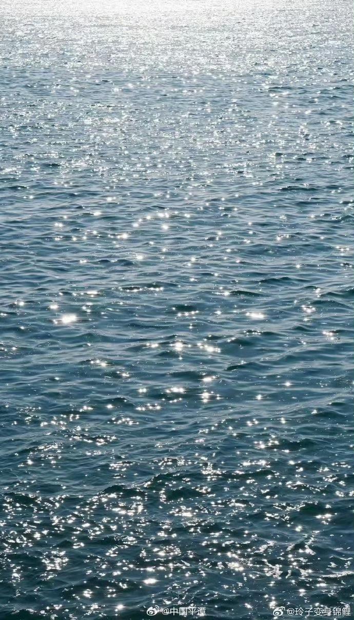 【行走平潭】 

光影里的平潭，将大海的壮阔与落日的温柔完美定格。从波光粼粼的海