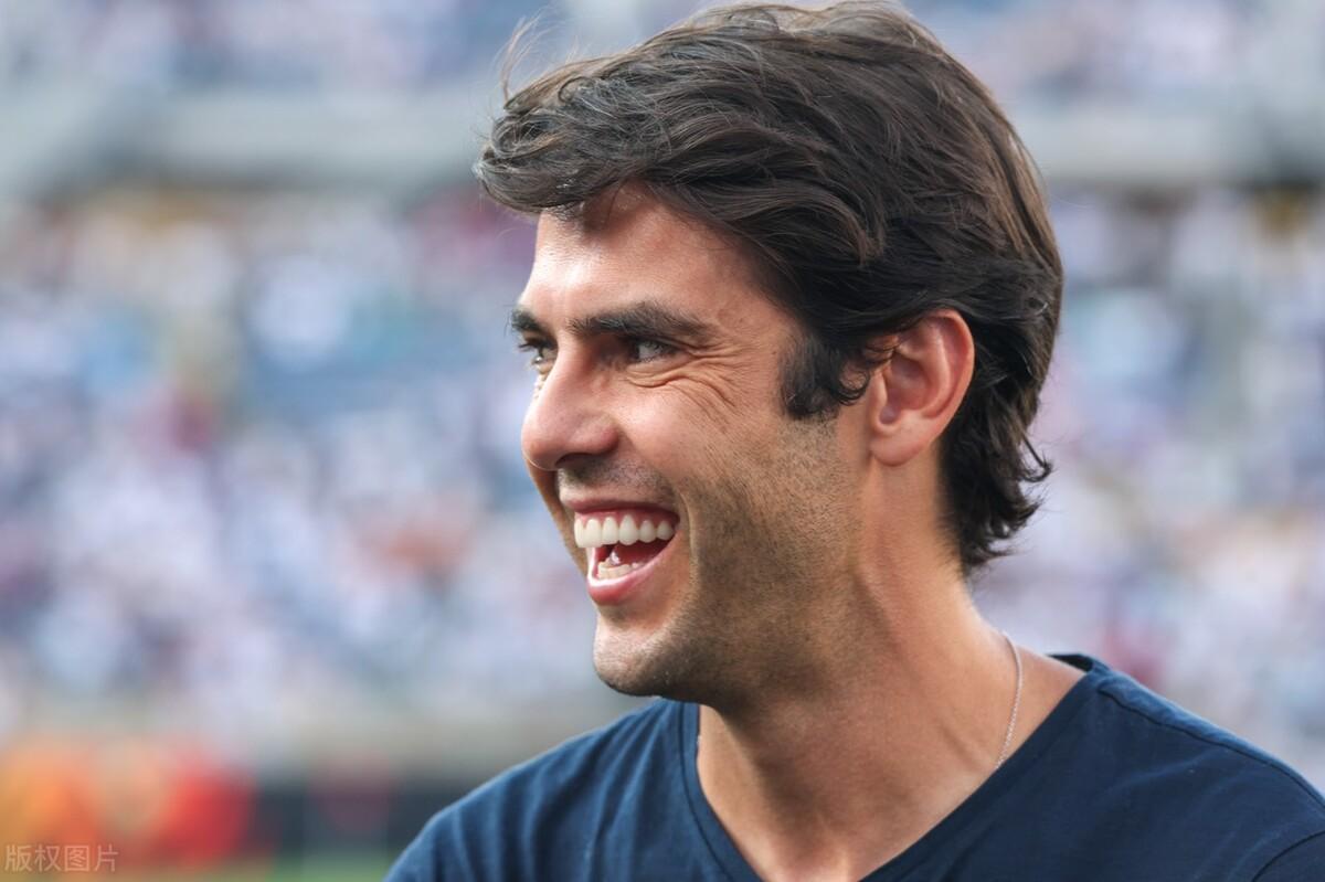 卡卡变了！[流泪]和儿子同框现身欧冠决赛夜的卡卡，还是非常帅气的。不到两个月，怎