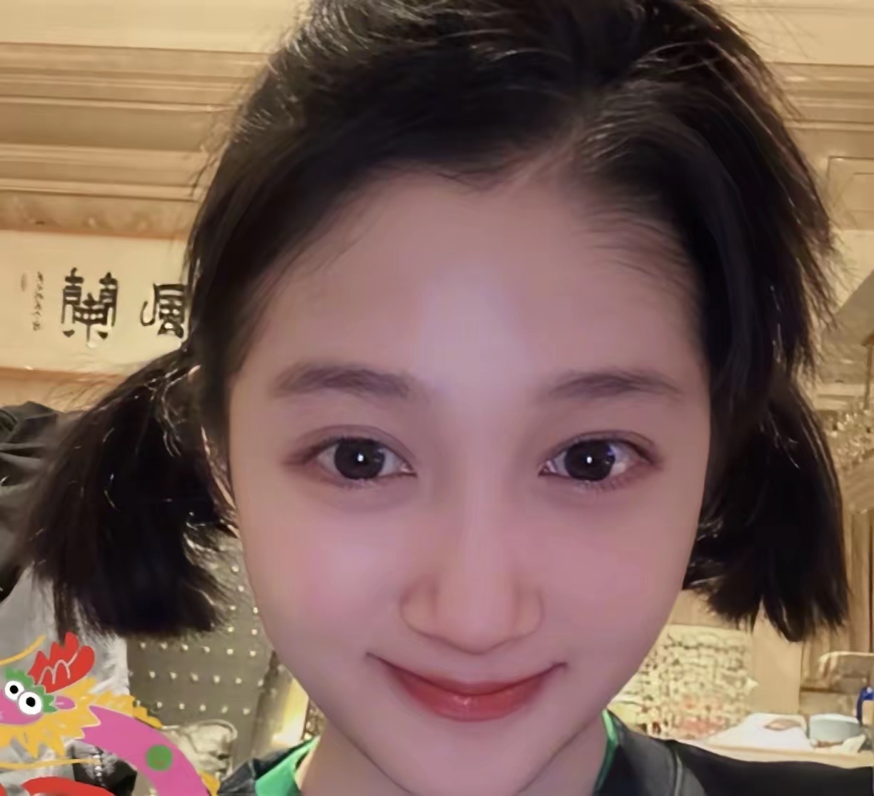 如果是真的，那关晓彤她是真女人，我真佩服她，迟了两年才看懂，她当初剪去长发，眼含