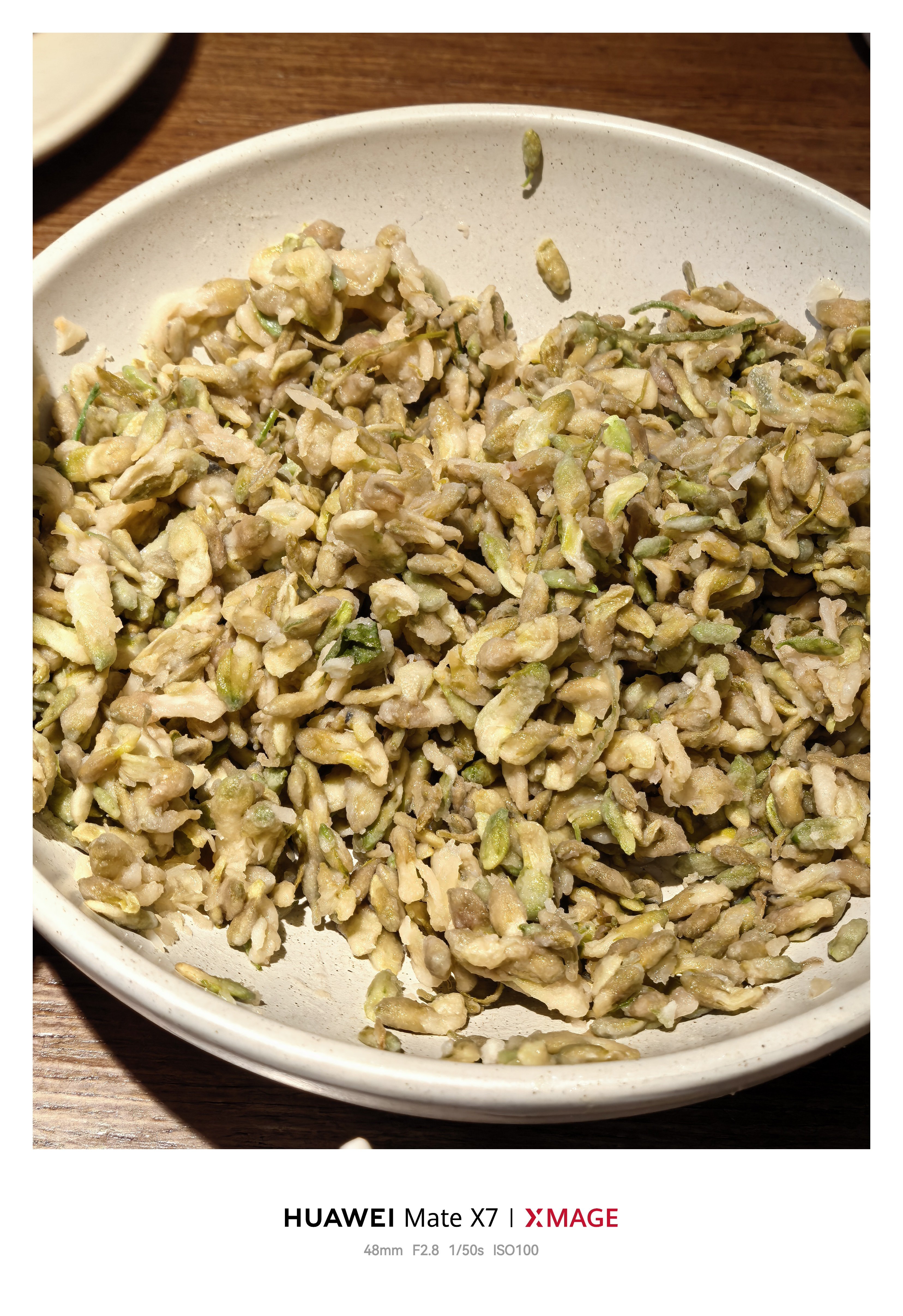 又到了吃槐花的季节！你们那边有木有？？