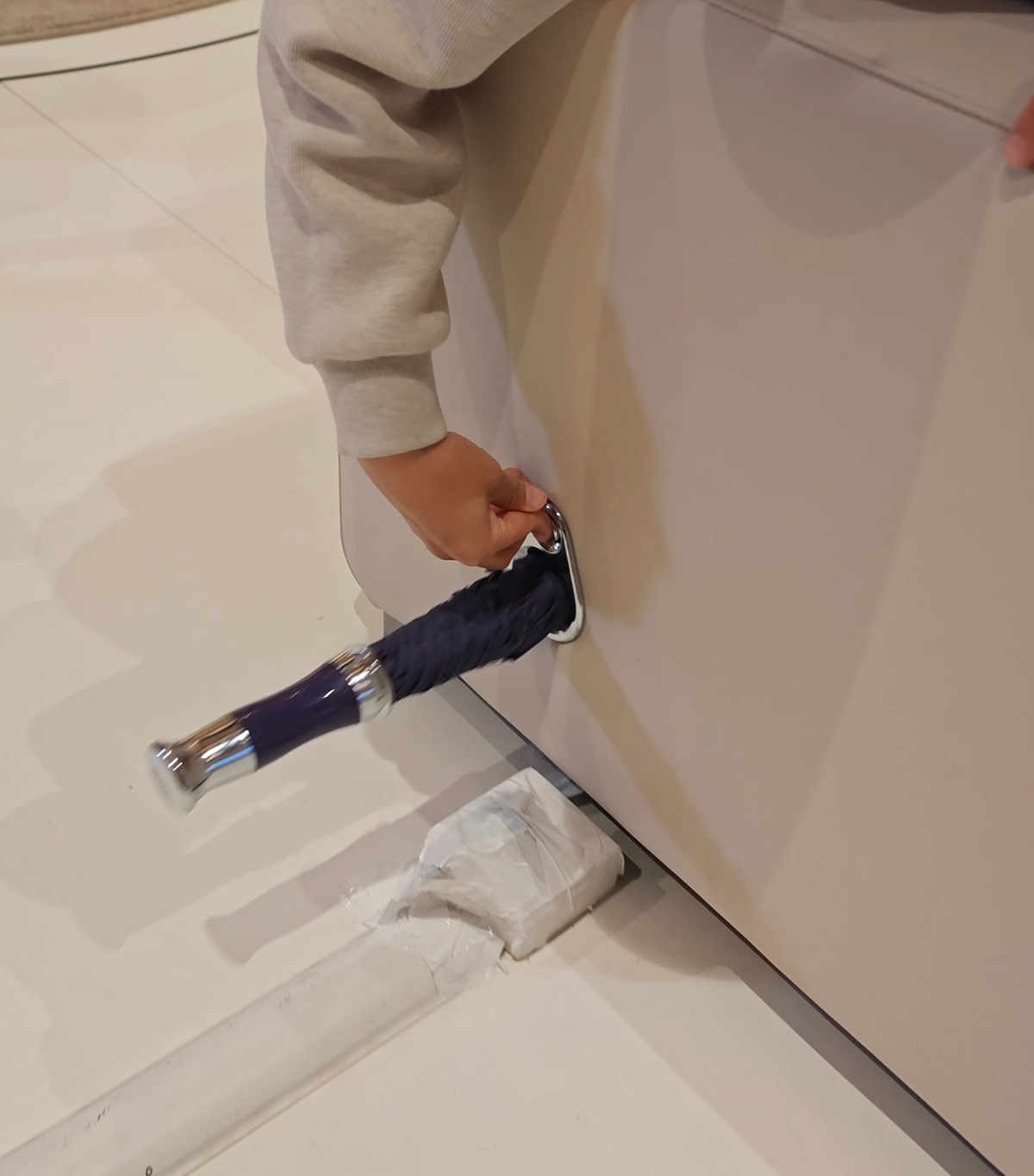 东风日产大沙发进阶版来了，这次升级了电动座椅，可以调解俯仰角，通风、加热、按摩一