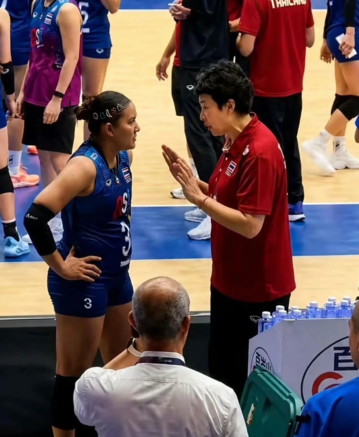冯坤，中国排球“援建”泰国女排的核心