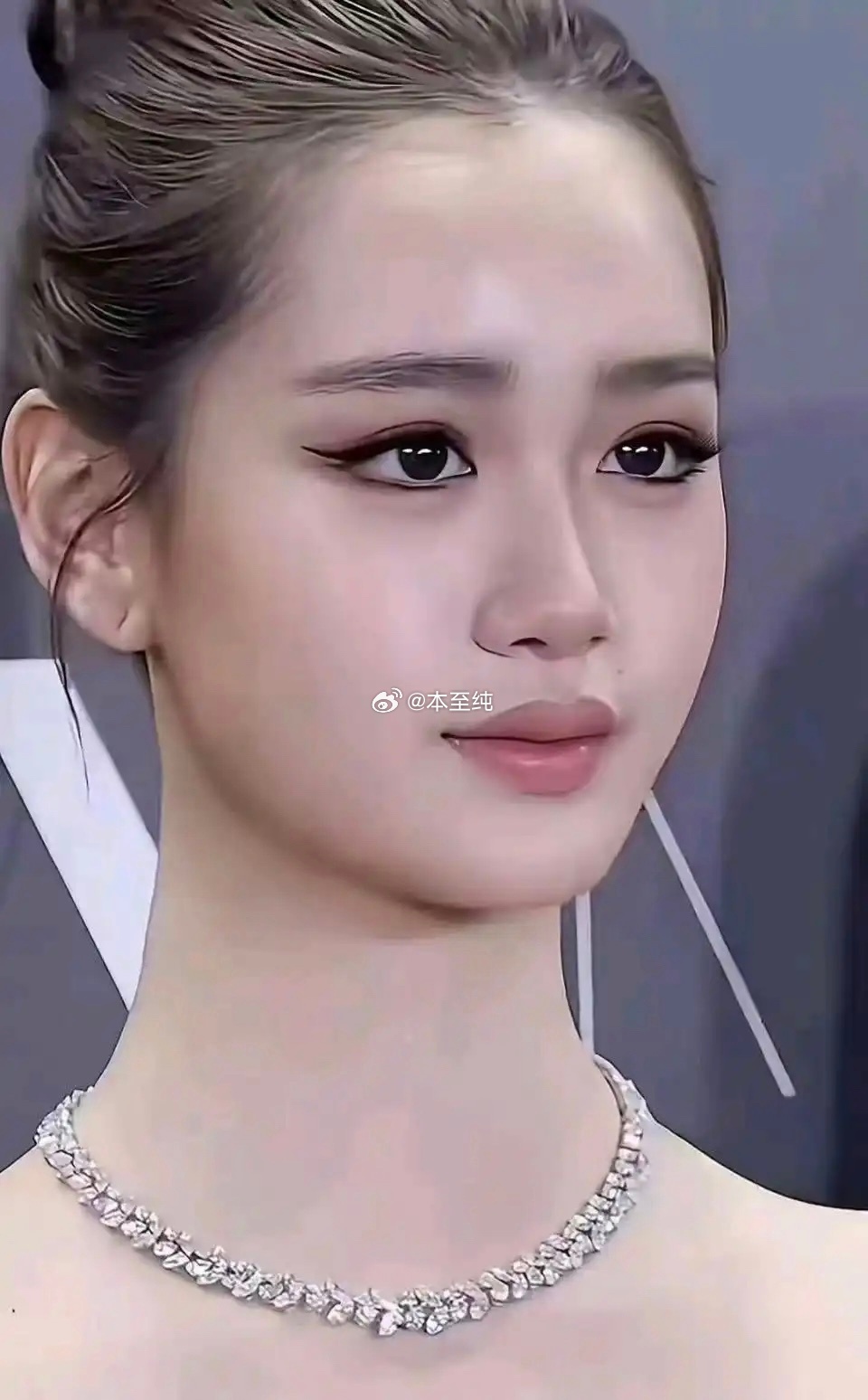 钟丽缇小女儿考拉才16岁却凭颜值出圈，完美继承了妈妈的神仙颜值 