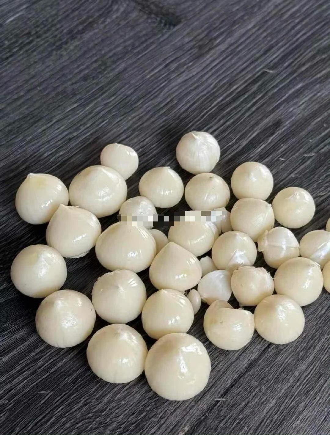 朋友给我剥的夏威夷果[傻眼] ​​​