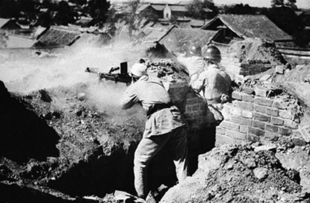 1948年，济南战役中，王耀武有一个团，被包围后仍死战不退，全团7个连1000多