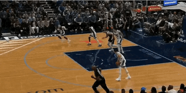 小黑终于找到了状态，第一节得分上双