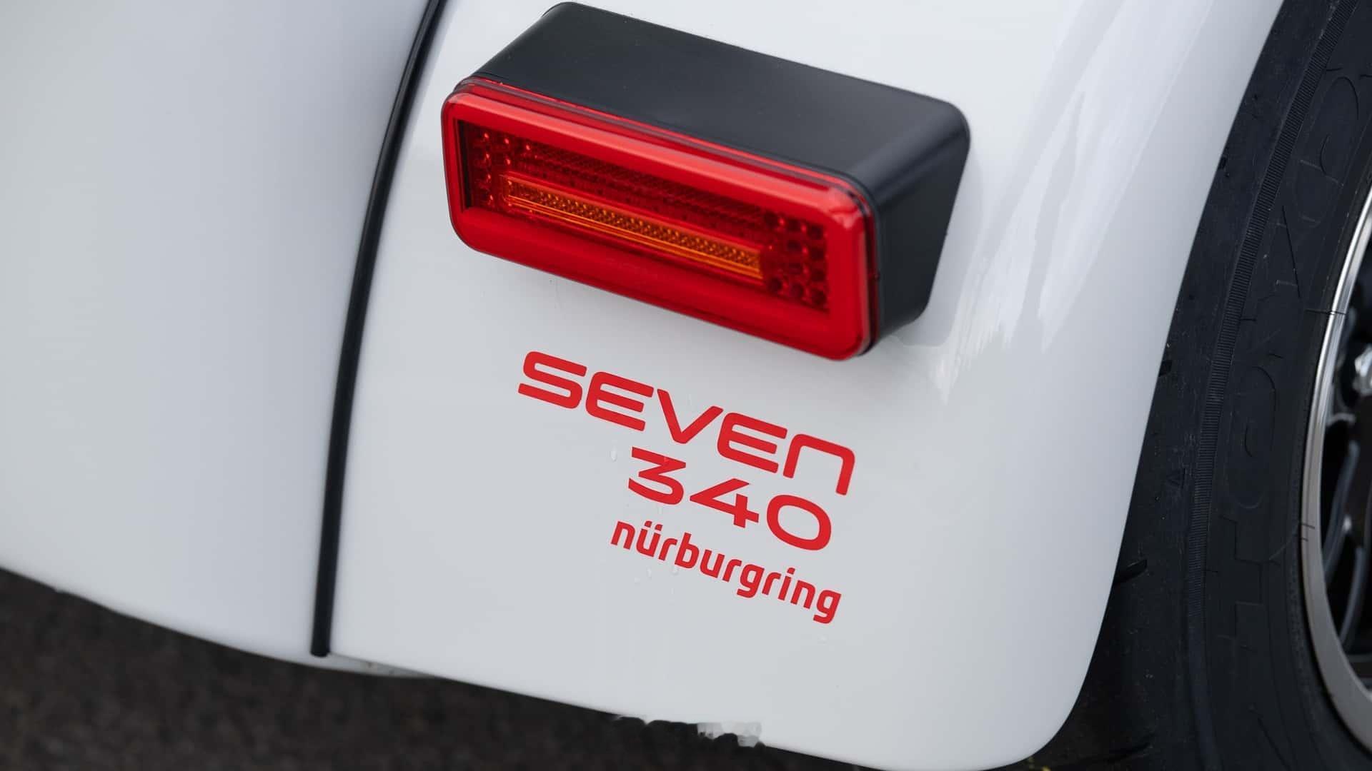 近日，Caterham在德国纽博格林24小时耐力赛上正式发布了Seven Nür