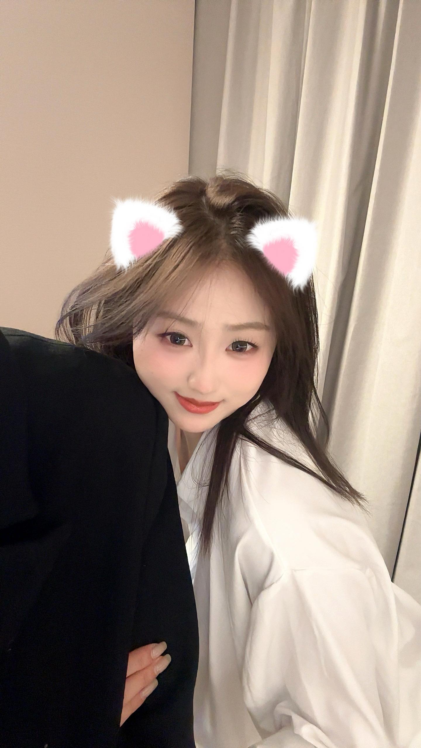 哈喽 大家好 我是妞妞大王~