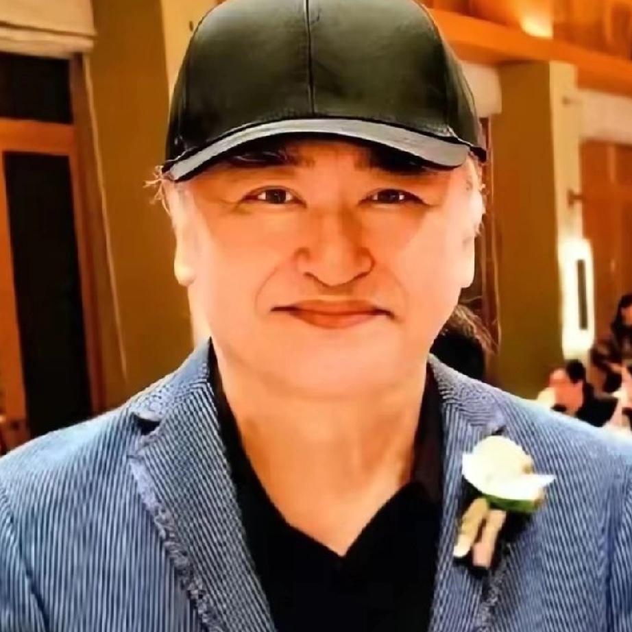 好奇查了一下刘欢的出身，
不查不知道，一查才发现，
原来他并不是出身音乐世家，虽
