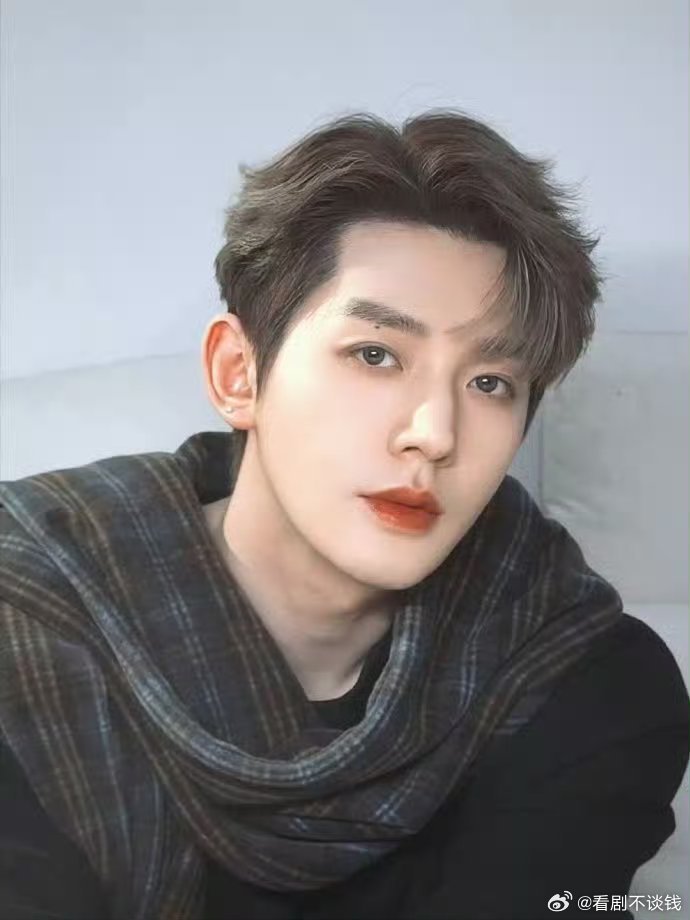 邓为暂定出席微博之夜，好久不见啊！期待红毯