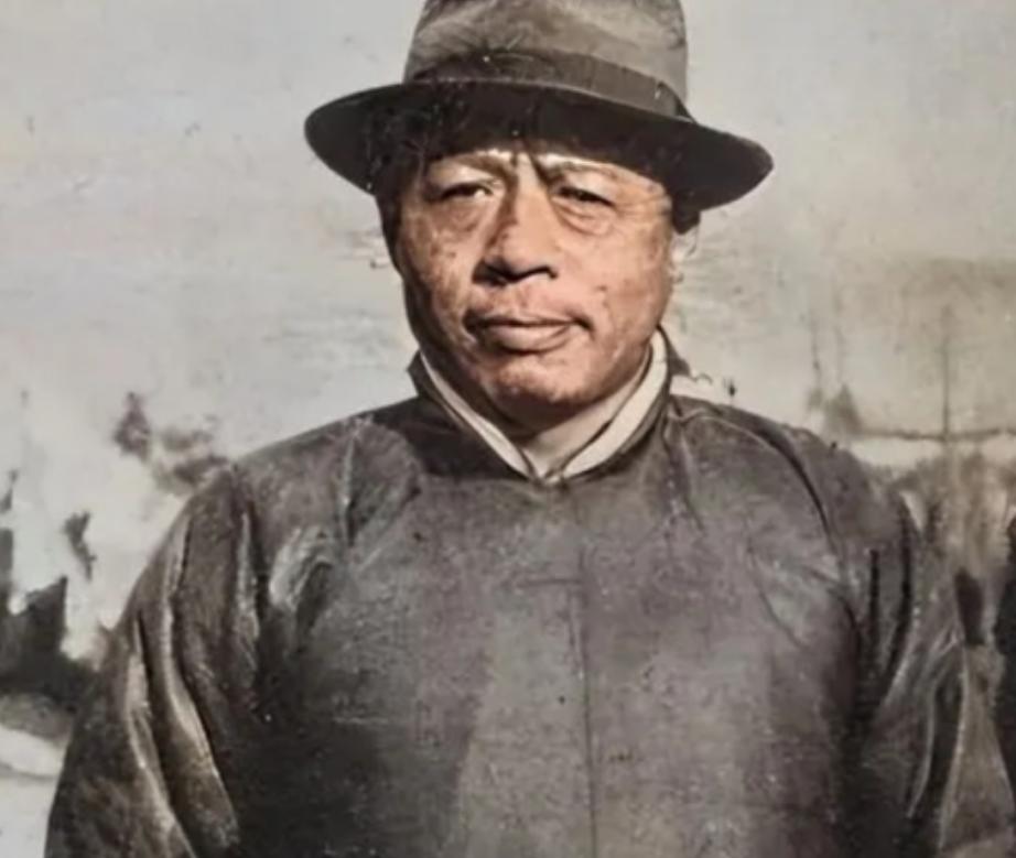 1944年，八路军干部陈克被日伪军抓住，行刑前，一汉奸自告奋勇:“太君，这个人交