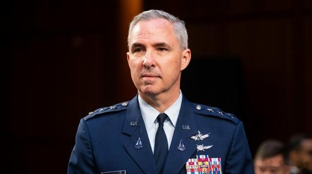 美国太空司令部司令斯蒂芬·怀廷将军警告称，俄罗斯正在考虑在轨道上放置核反卫星装置