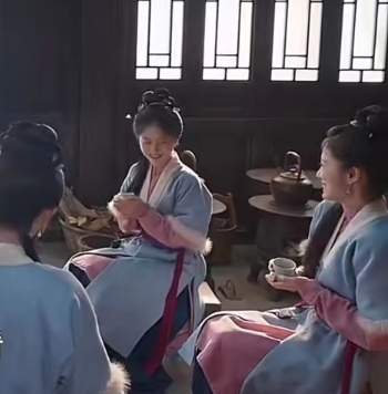 《兰香如故》小莲扮演者宋芳园，幼时被亲生父母遗弃