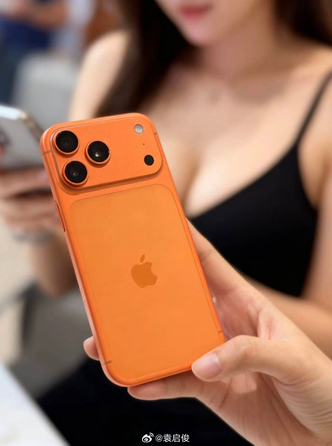 新iPhone摄像头结构真大啊！ ​​​