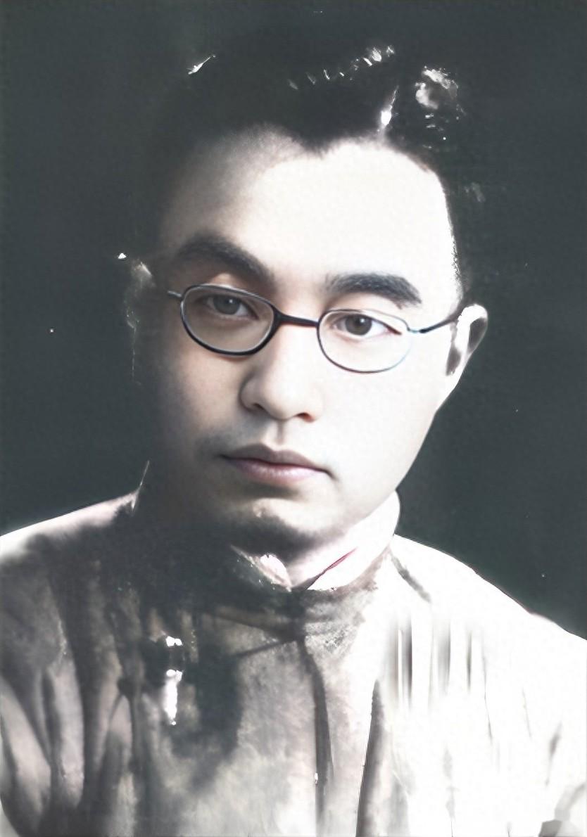 1948年一个震撼场面 病重的朱自清居然拒绝了救命的美国面粉。
这就奇怪了。
当