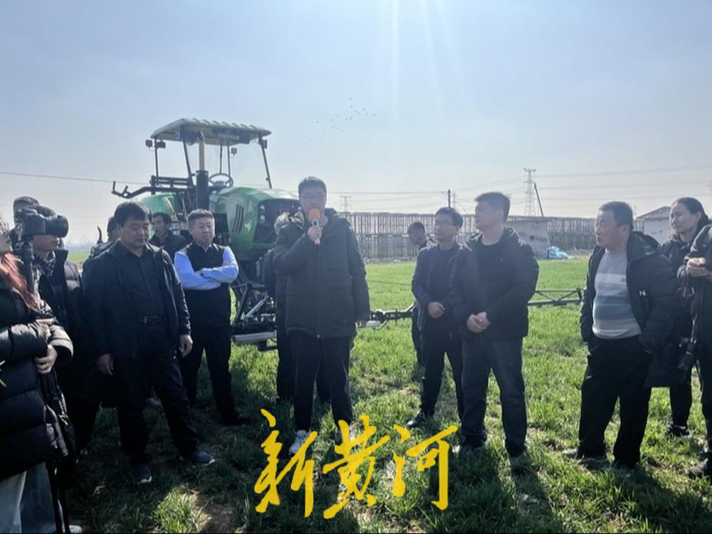 3月9日，全市小麦春季生产技术培训暨“垄上行”活动在章丘区举办。此次活动旨在切实