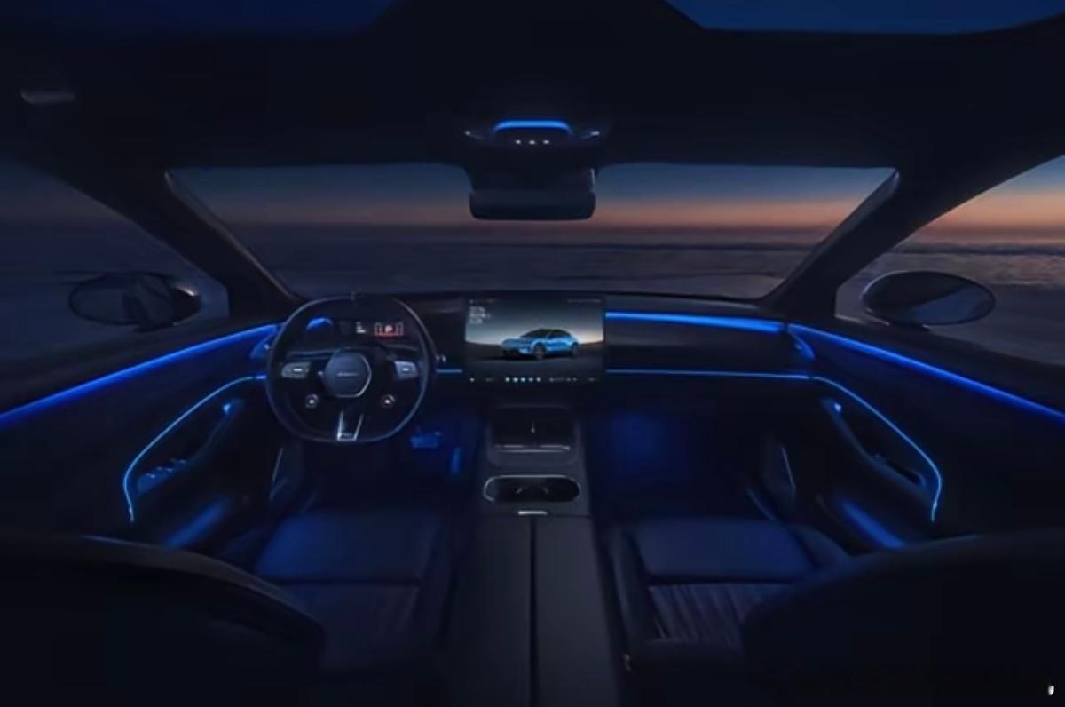 我一直觉得小米内饰氛围灯差点意思，没别的车营造的氛围感足，无论su7还是yu7，