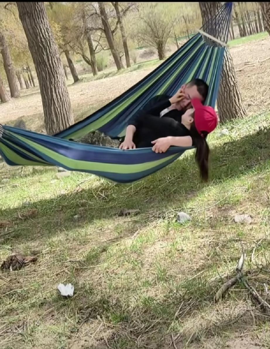 中医上说：气血不足的时候
和自己喜欢的人睡一觉
突然发现自己已经到了气血不足的年