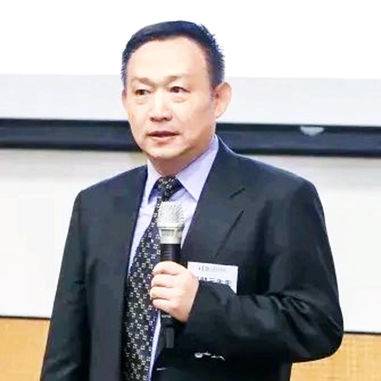 那些把家产挪去海外、妻儿在国外享清福，自己却留在国内当“规则制定者”的人，真的懂