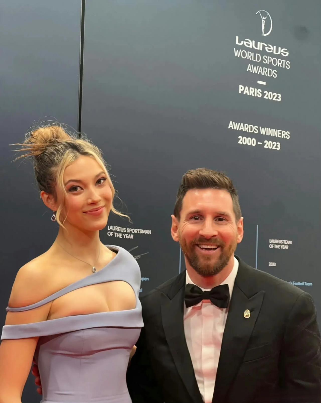 谷爱凌梅西合影，大方搂腰！

谷爱凌荣获劳伦斯奖，在现场她和梅西合影，梅西这次也