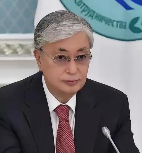 美国至今没对伊朗下死手，不是美国怕打全面战争，也不是说伊朗的反击多厉害！实际上，