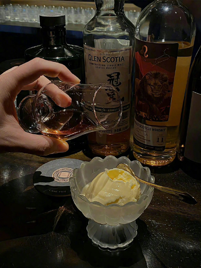 尼采说：一个人的精神层次越高，心理越健康。心理越是健康的人，越通透阔达，柔和从容