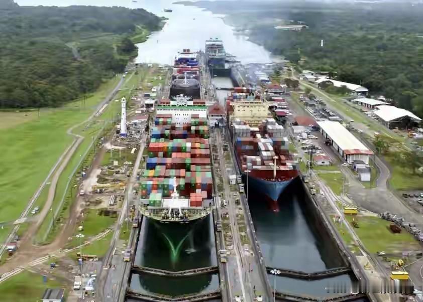 当地时间1月29日晚，巴拿马最高法院裁定长和集团旗下子公司的巴拿马运河两端港口特