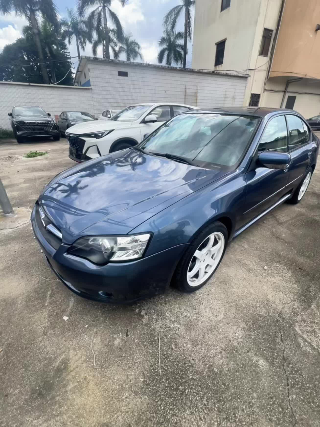 白天为生活奔波，夜晚为梦想拼搏