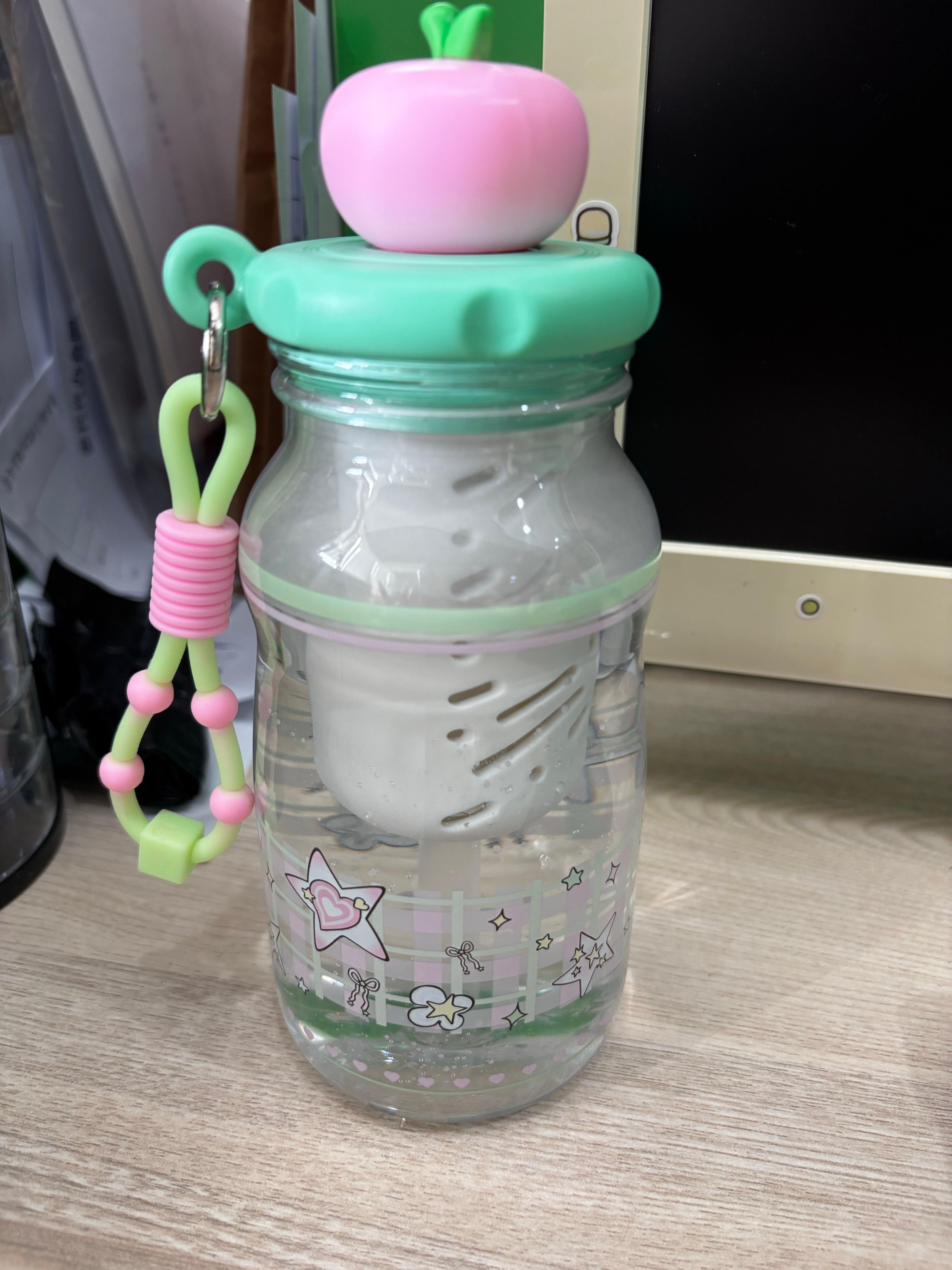 很满意的一个粉绿小杯子